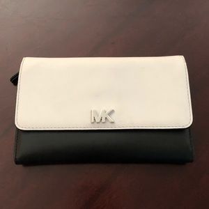 Michael Kors Nolita Wallet Opticwht/Blk MD Leather